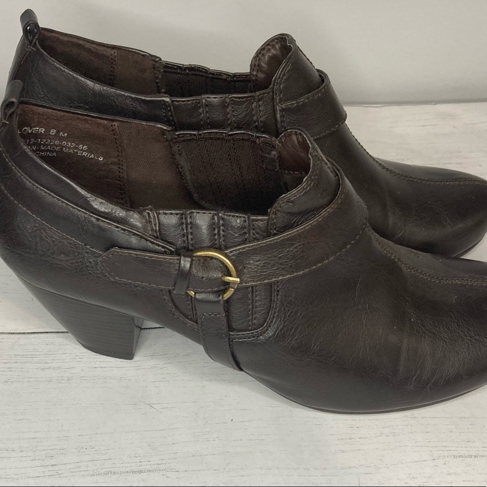 WearEver brown booties size 8 M